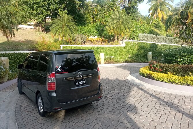 Round Trip St. Lucia Private Airport Transfers - UVF - Comfortable and Accessible Transfers