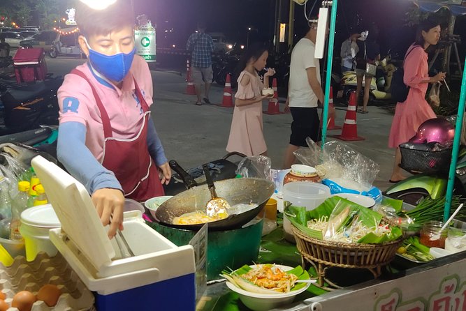Round Trip to Chillva Night Market - Meeting and Pickup