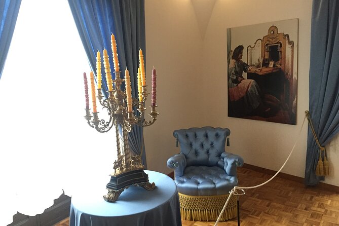 Round-Trip Transfer: Dalí Museum in Figueres With Lunch(Optional) - Meeting and Pickup