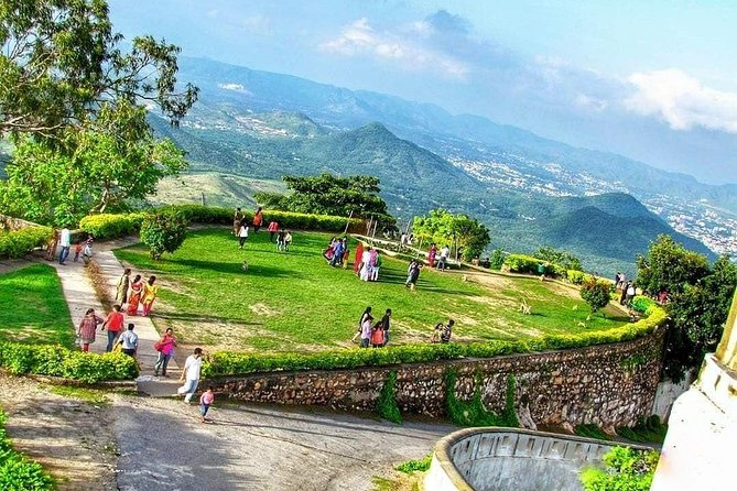 Round Trip Transfers to Sajjangarh Monsoon Palace With Tickets - About Sajjangarh Monsoon Palace