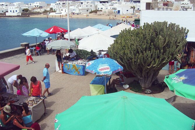 Roundtrip Ferry Transfer to La Graciosa With Free Wifi - Accessibility and Accommodations