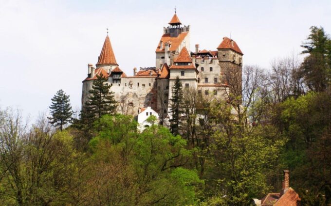 Roundtrip From Bucharest to Brașov: Chauffeur-Driven Tour - Duration and Pricing