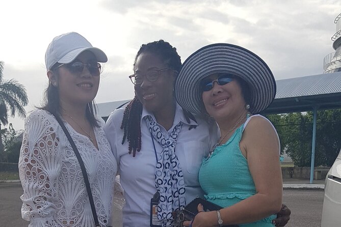 Roundtrip Private Airport Transfers to Montego Bay Hotels - About Your Stay
