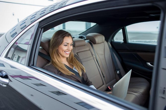 RoundTrip Transfer in Private Vehicle Curazao Airport (CUR)- Santa Barbara - Pickup and Meeting Details