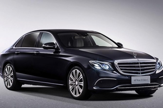 Roundtrip Transfer Schiphol - Amsterdam - Vehicle and Amenities Offered