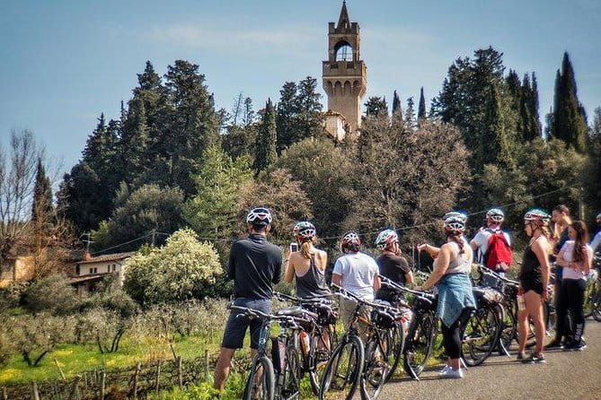 Routes of Tuscan Taste Tour in San Gimignano Monteriggioni - Lunch at Poggio Ai Laghi Winery