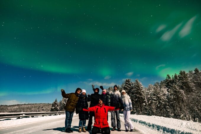 Rovaniemi: Aurora Hunting Photography Tour With Barbeque - Photography and Capturing Memories