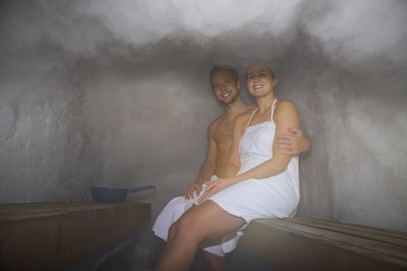 Rovaniemi: Ice Restaurant Dinner With Snow Sauna & Transfer - Lappish Delicacies at Ice Restaurant