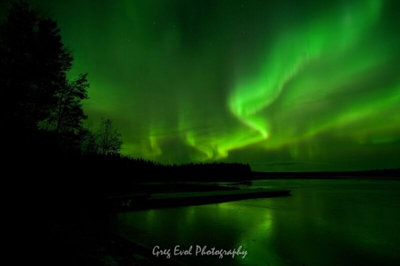 Rovaniemi: Northern Lights Hunting in Lappish Old Cottage - Included Features