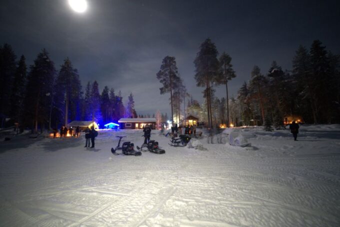 Rovaniemi: Northern Lights Hunting in Lappish Old Cottage - Cottage and Activities