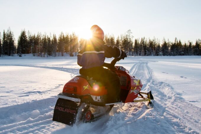 Rovaniemi: Santa Claus Village Tour, Reindeer Ride and Lunch - Dining Experience