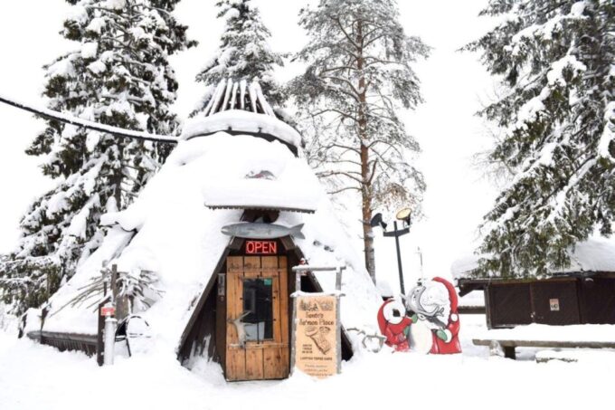 Rovaniemi: Trip to Santa Claus Village With Hotel Transfer - Sum Up