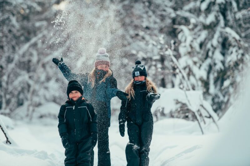 Rovaniemi: Winter Clothing Rental With Snow Boots and Gloves - Sizing and Fit