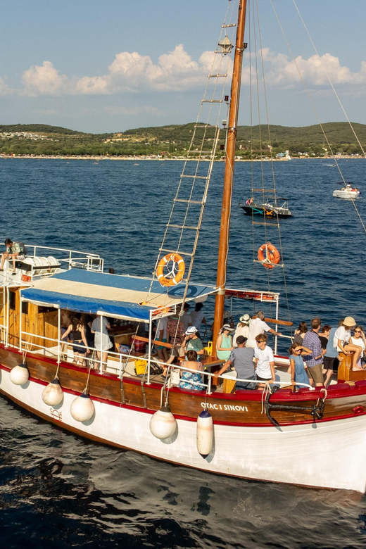 Rovinj: Fish Picnic in Lim Fjord and Red Island - Culinary Offerings