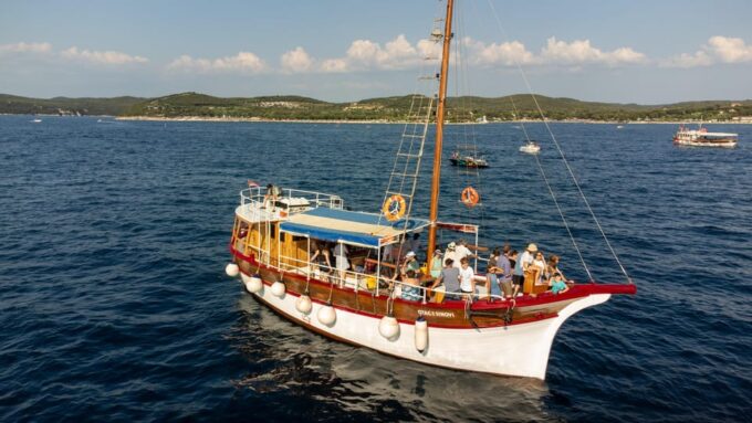 Rovinj: Fish Picnic in Lim Fjord and Red Island - Starting Point and Sites