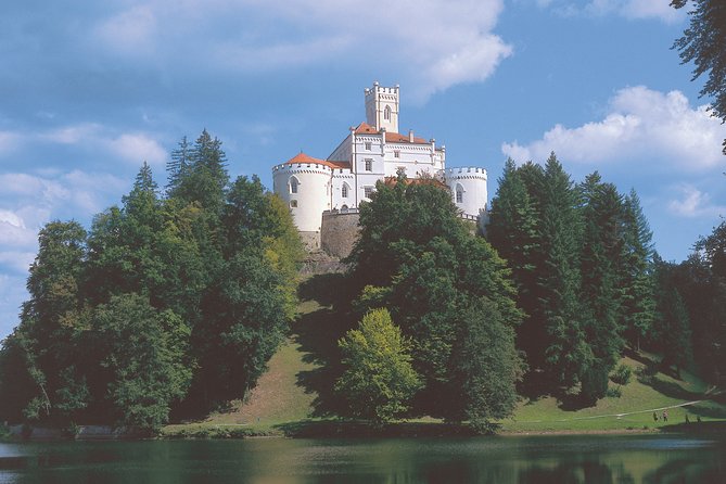 Royal Castle Tour - Small/Private Group - Accessibility and Fitness Requirements