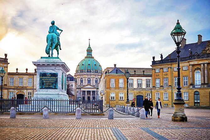 Royal Copenhagen: Rosenborg and Crown Jewels - Admiring the Crown Jewels