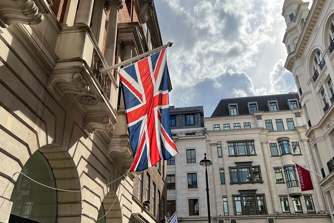 Royal Historic Pubs Walking Guided Tour in London - Food and Drinks Provided