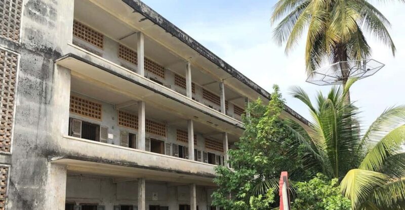 Royal Palace, S-21 Genocide, National Museum & Killing Field - Genocide History