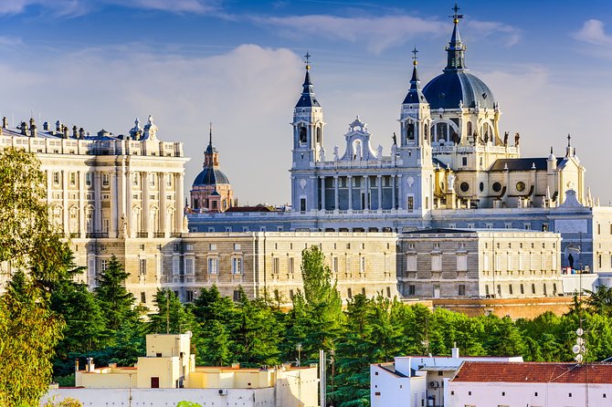 Royal Palace Skip-the-Line Ticket and Guided Tour in Madrid - Accessibility Information