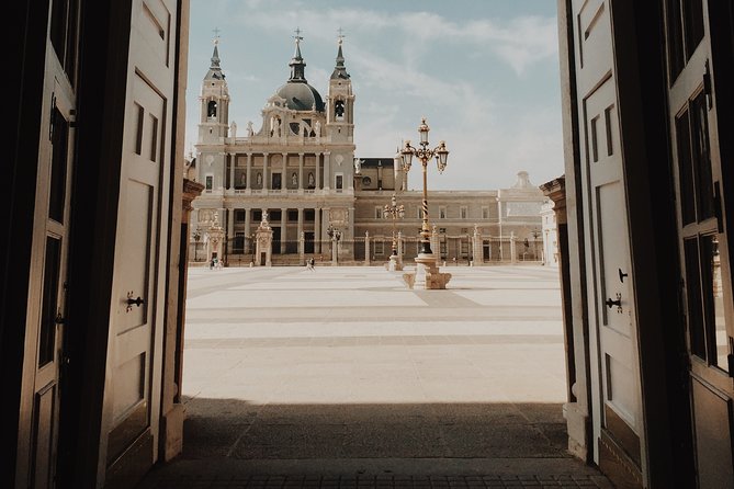 Royal Palace Skip-the-Line Ticket and Guided Tour in Madrid - Positive Experiences