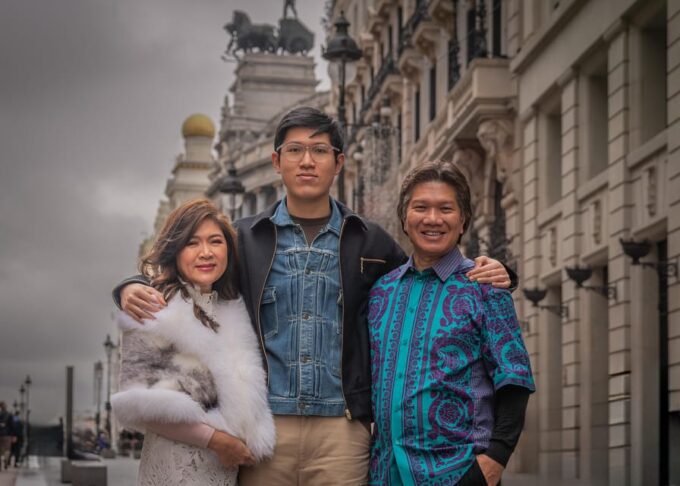 Royal Palace, Sol & Plaza Mayor Photo Tour - Experience and Services
