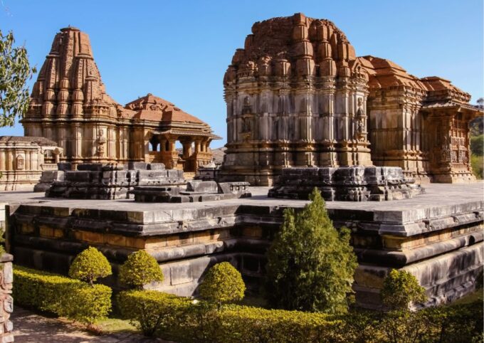 Royal Trails of Udaipur (Guided Half Day City Tour) - Exploring Rajasthans Royal Heritage