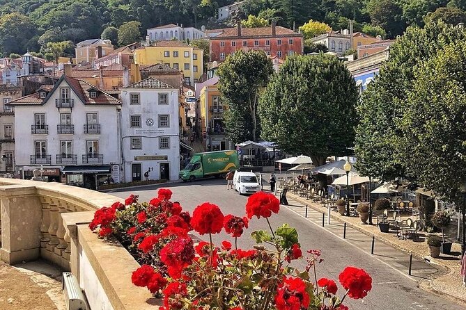 Royal Walk Through Sintra: Between Palaces and Mystical Nature - Meeting and Transportation Details