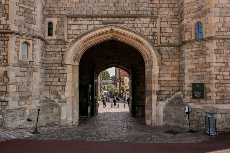 Royal Windsor Castle Tour Private Including Tickets - Queen Marys Doll House Tour