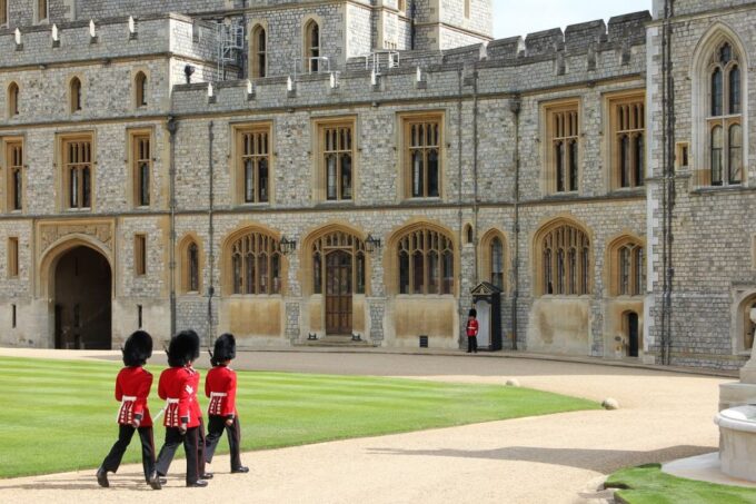 Royal Windsor Castle Tour Private Including Tickets - Runnymede and Kennedy Memorial