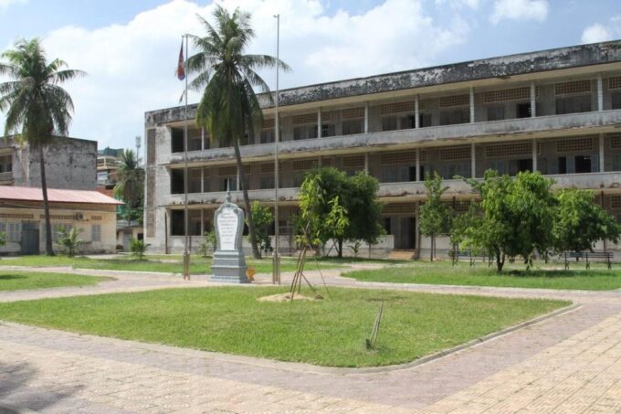 Royalpalace, Toul Sleng (S21), Museum & Killing Field - Inclusions and Exclusions