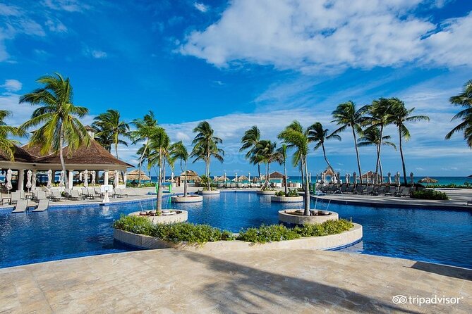 Runaway Bay Hotels Private Airport Transfer - Booking Your Stay
