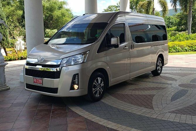 Runaway Bay Hotels Transfers between Montego Bay Airport - Personalized Service and Staff
