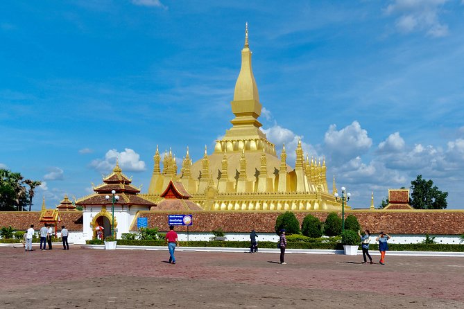 Rustic and Unhurried Vientiane Explored - Admiring the Patuxai Victory Monument