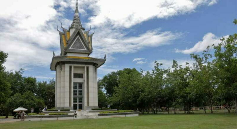 S21 & Killing Fields Tour with Khmer Lunch & Drink - Key Points