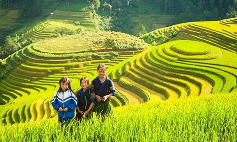 Sa Pa: Muong Hoa Valley Trek and Local Ethnic Villages Tour - 10-Kilometer Trek and River Crossing