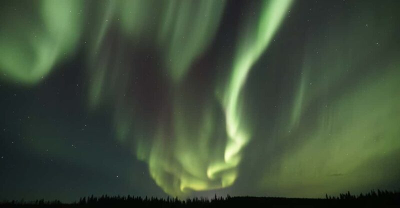 Saariselkä: Aurora Photo Tour by Car With Transfer & Drinks - Activity Highlights