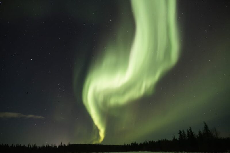 Saariselkä: Aurora Photo Tour by Car With Transfer & Drinks - Transportation and Meeting
