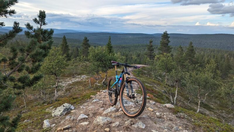 Saariselkä: Flow Trails and Rock Gardens Mountain Bike Tour - Guidance and Local Expertise