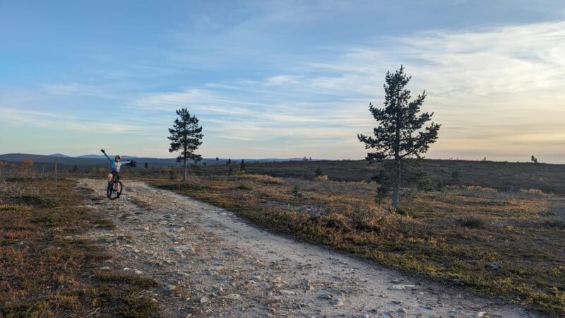 Saariselkä: Flow Trails and Rock Gardens Mountain Bike Tour - Trails and Highlights