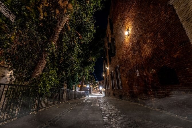 Sacramento Ghosts: Gunslingers and Ghouls Tour - History of Haunts
