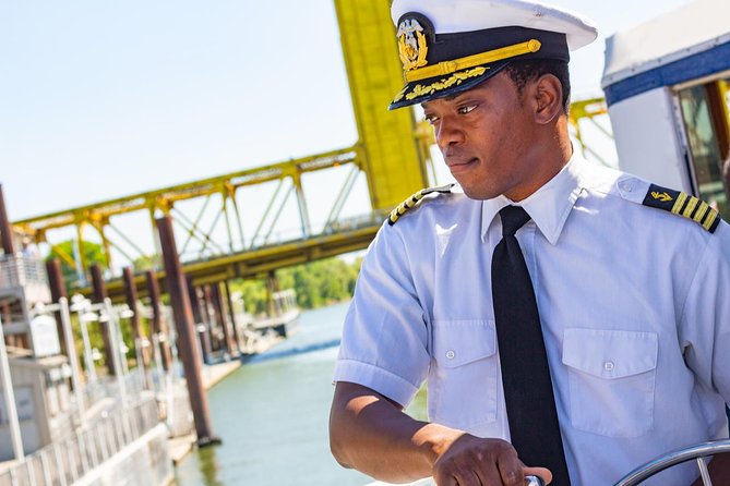 Sacramento Historic River Cruise - Accessibility and Capacity