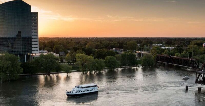 Sacramento: New Years Eve River Firework Cruise - Price and Duration