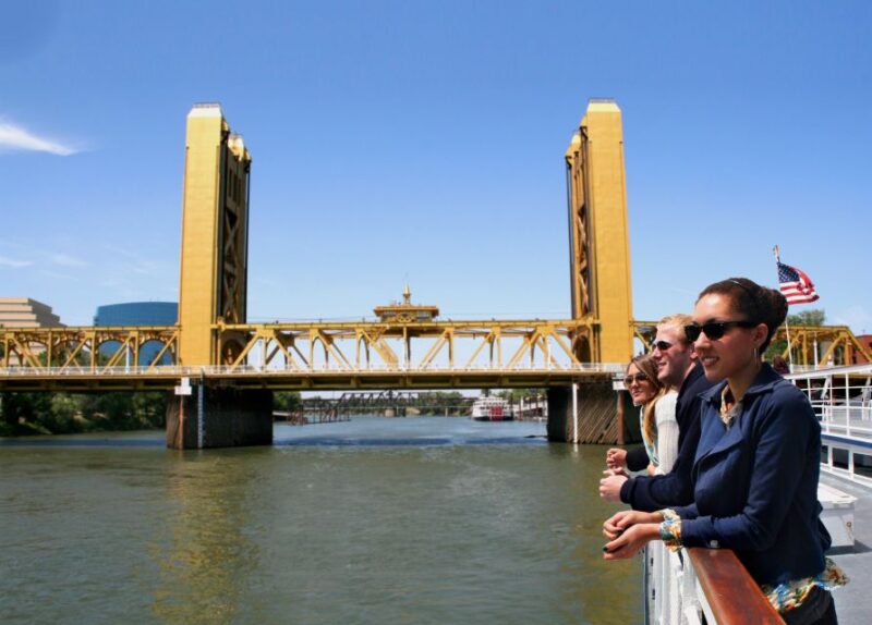 Sacramento: Sights and Sips Cruise - On-board Amenities