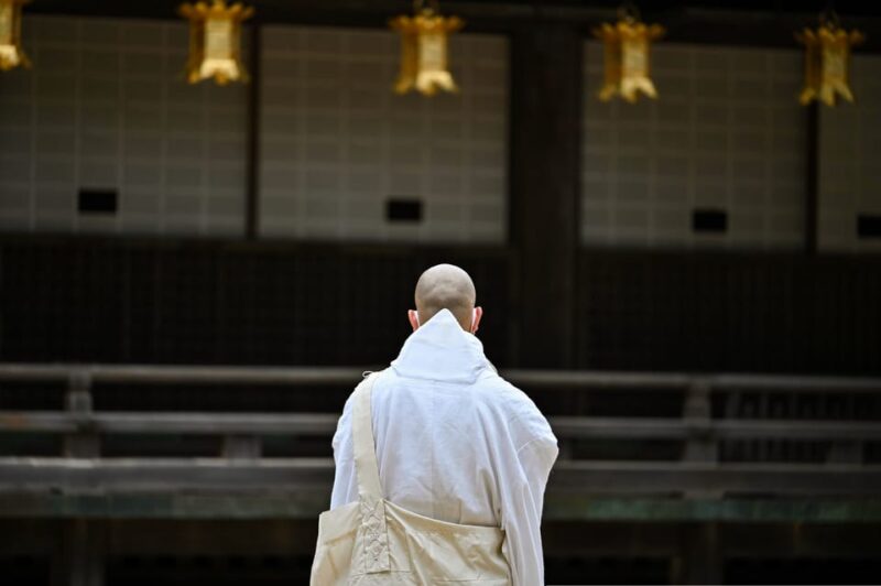 Sacred Koyasan: Meditation in Sanctuary to Purification - Exploring Daimon Gate and Danjo-garan