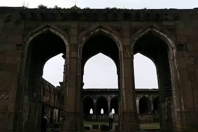 Sacred Sanctuaries: Omkareshwar & Asirgarh Fort Day Tour - Inclusions and Logistics