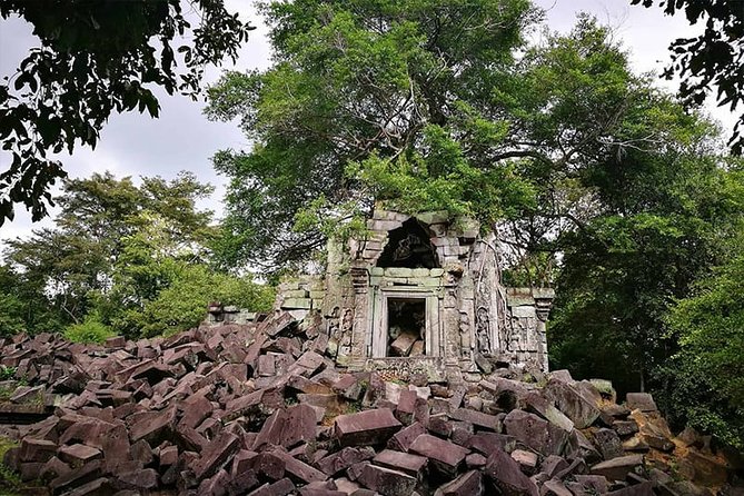 Sacred Stones & Jungle Ruins: Beng Mealea and Banteay Srei - Exploring Beng Mealea