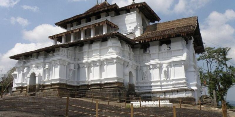 Sacred Trilogy: Explore Three Historical Temples Tour - Highlights and Experience