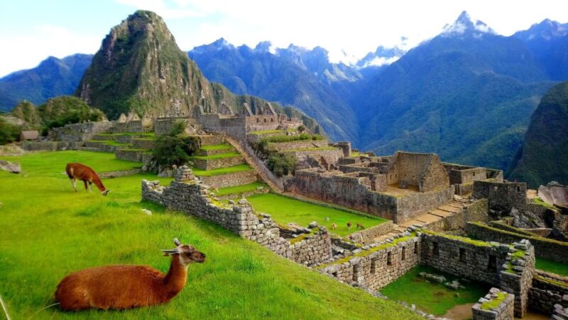 Sacred Valley & Machu Picchu Tour 2 Days - Day 1