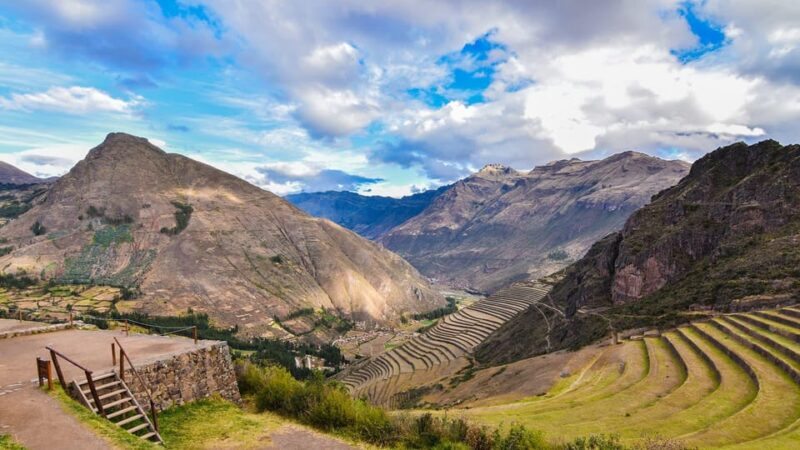 SACRED VALLEY TOUR TO MACHU PICCHU 2 DAYS - Aguas Calientes Overnight